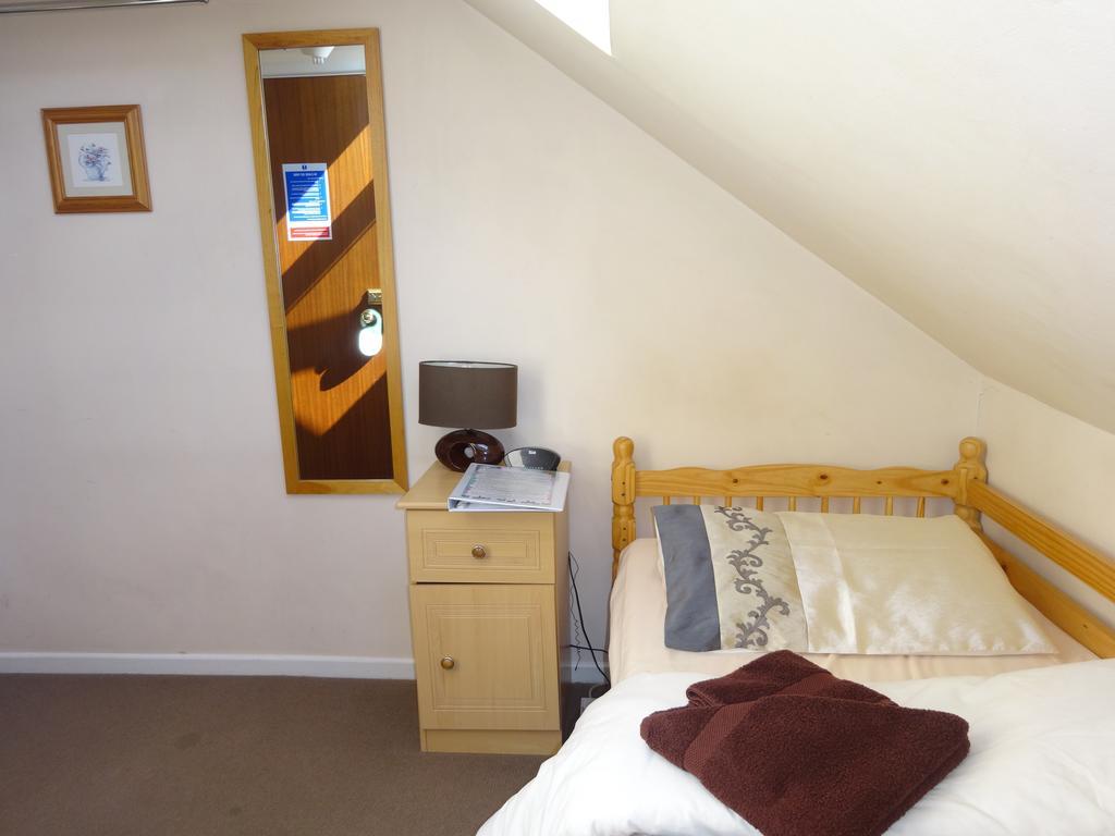 Lantern House 3*